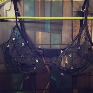 Victoria’s Secret unpadded black lace bra